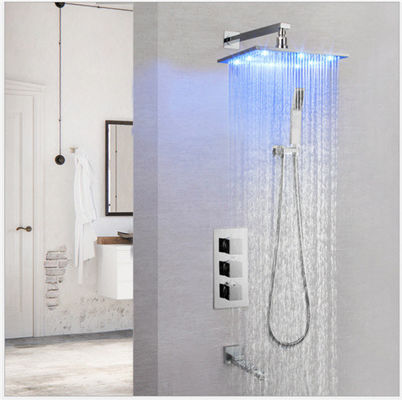 Facile installi l'usura del rubinetto di parete della doccia/resistente alla corrosione con la luce variopinta del LED fornitore